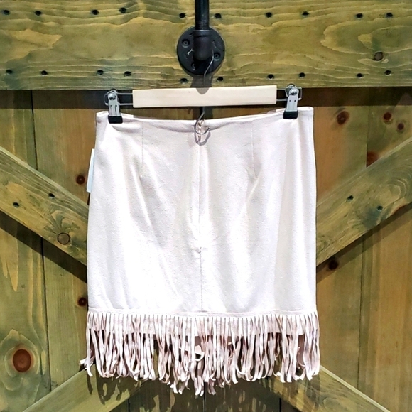 WESTERN COUNTRY COWGIRL CREAM CASHEW MILK MINI SKIRT WITH FRINGES SIZE XS NWT - Picture 5 of 7